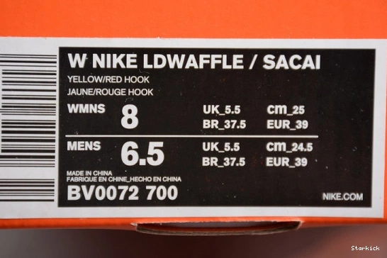 BLAZER VARSITY SACAI BV0072-700 X MID NIKE MAIZE 0111